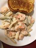 Penne pasta con camarones
