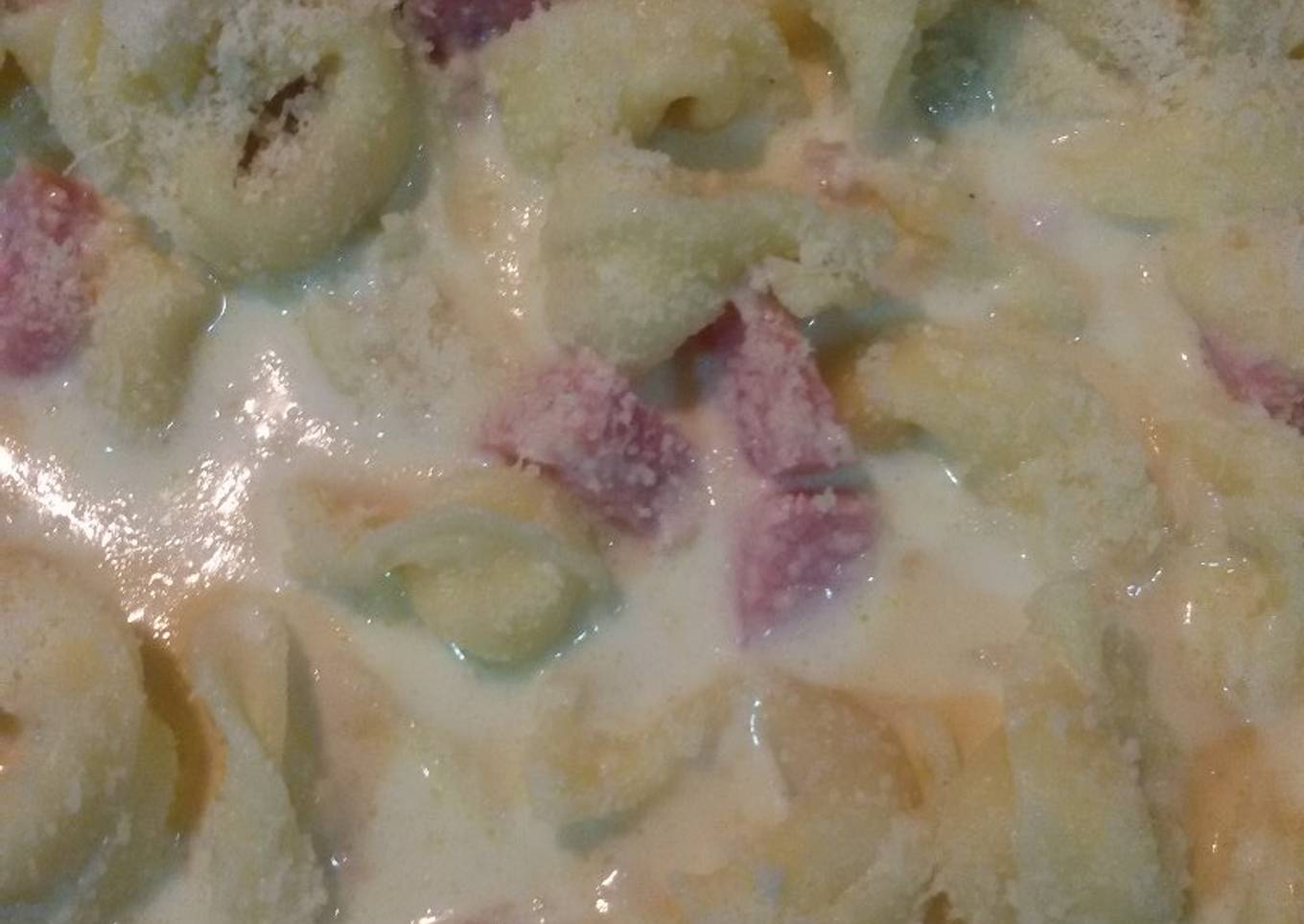 Tortellini de queso con jamón y nata con thermomix