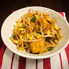 A picture of Spicy Soybeans Sprouts and Tofu Salad.
