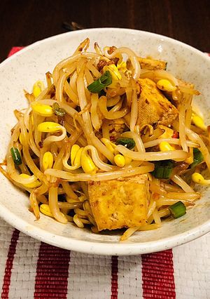 A picture of Spicy Soybeans Sprouts and Tofu Salad.
