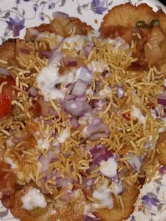 पापड़ी चाट (papdi chaat recipe in hindi) रेसिपी मुख्य फोटो