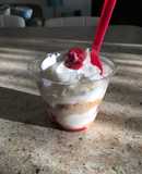 Cheesecake con frambuesas. individual y sin horno