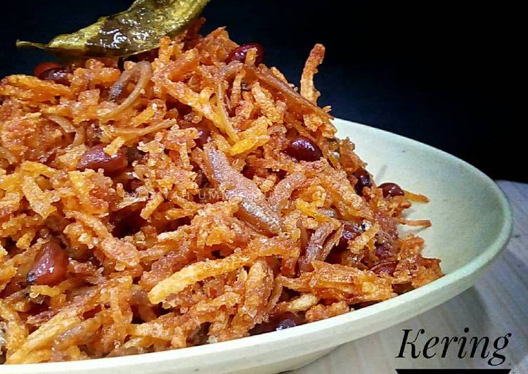 Cara Memasak Kering Kentang Teri Kacang yang Gurih