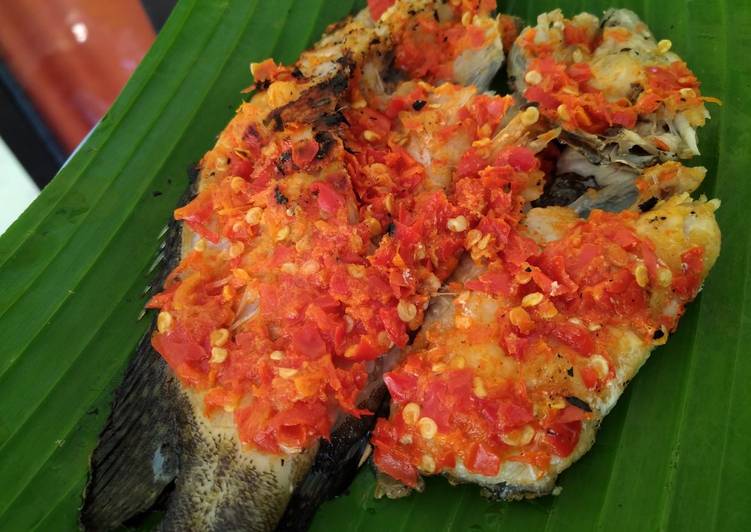 Langkah Mudah untuk Menyiapkan Ikan Bakar sira padang (Pedas) khas Sumbawa Praktis Anti Gagal