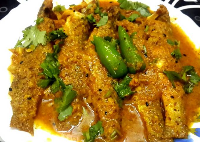 Shorse bata diye Parshe/Mullet fish in mustard paste