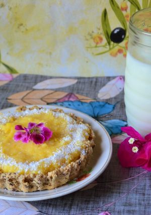 Una foto de Tarteleta de naranja y avena, sin horno💛