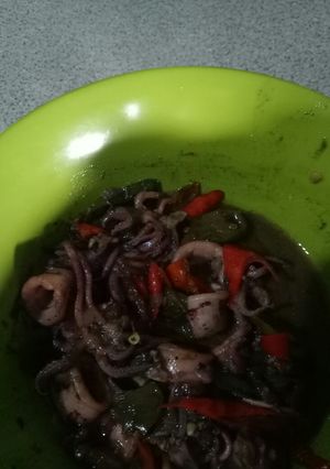 Foto resep Tumis cumi tinta hitam