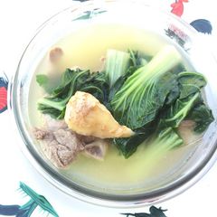 A picture of Bak Choy With Chinese Wine In Pork Soup.