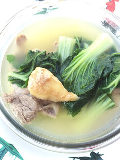A picture of Bak Choy With Chinese Wine In Pork Soup.