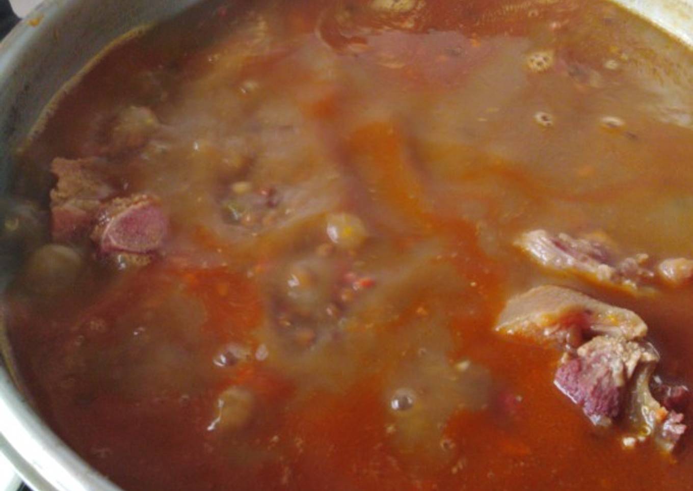 Lentejas con verduras y hueso rancio