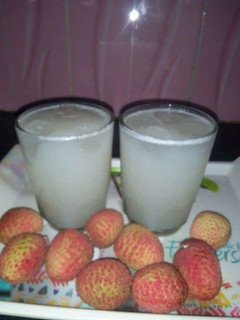 A picture of Litchi juice.
