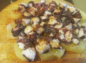 Una foto de Pulpo a la gallega. Desde Perú