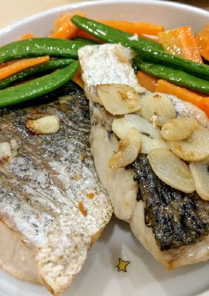 香煎鱸魚排 的食譜成品照片