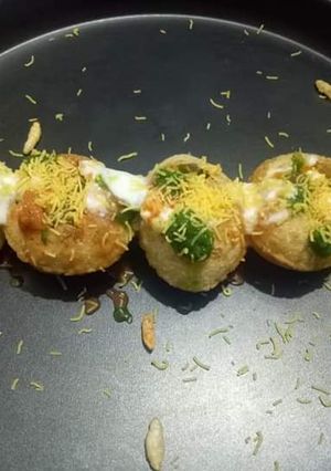 दही भल्ला पूरी रेसिपी मुख्य फोटो