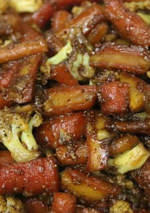 A picture of Mix vegetables pickle.