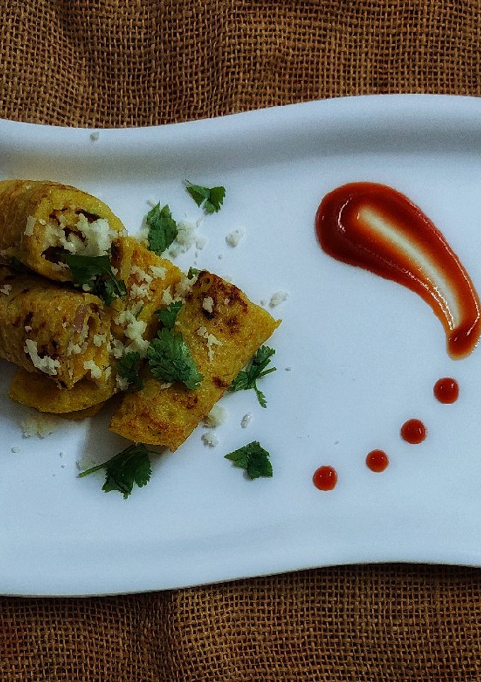 आलू प्याज़ का चीला स्टफ विद चीज़ (Aloo cheese ka cheela stuff with cheese recipe in hindi) रेसिपी मुख्य फोटो