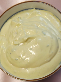 Una foto de Salsa de yogurt y mostaza de bayas