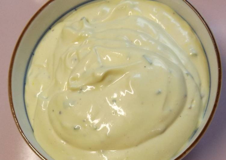 Salsa de yogurt y mostaza de bayas