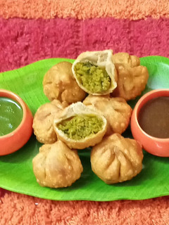 તુવેર ની કચોરી(Tuver Kachori Recipe in Gujarati) રેસીપી મુખ્ય ફોટો