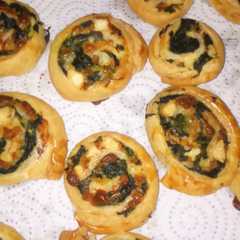 Foto principal de Rollitos de hojaldre de espinacas y queso cabra