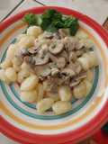 Gnocchis con salsa de champiñones