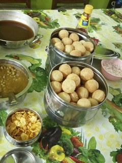 ஸ்விட் பானிபூரி, தயிர் பானிபூரி (Sweet panipoori,thayir poori recipe in tamil) செய்முறை முக்கிய புகைப்படம்