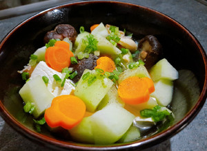 Hình của món Canh nấm nấu rau củ (chay).