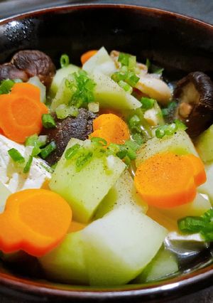 Hình của món Canh nấm nấu rau củ (chay).
