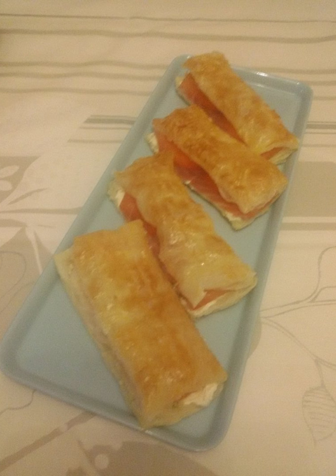 Una foto de Milhojas de salmón