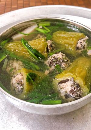 Hình của món Canh mướp đắng nhồi thịt.