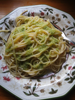 Una foto de Spaghetti al pesto