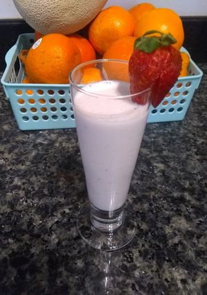 صورة لوصفة ياغورت ممزوج بالفراولة