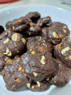 Foto resep Soft Double Choco Almond Cookies