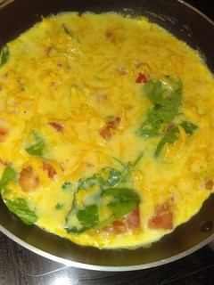 A picture of Spinach, tomato & cheese omelette!.