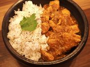 Una foto de salsa curry pollo