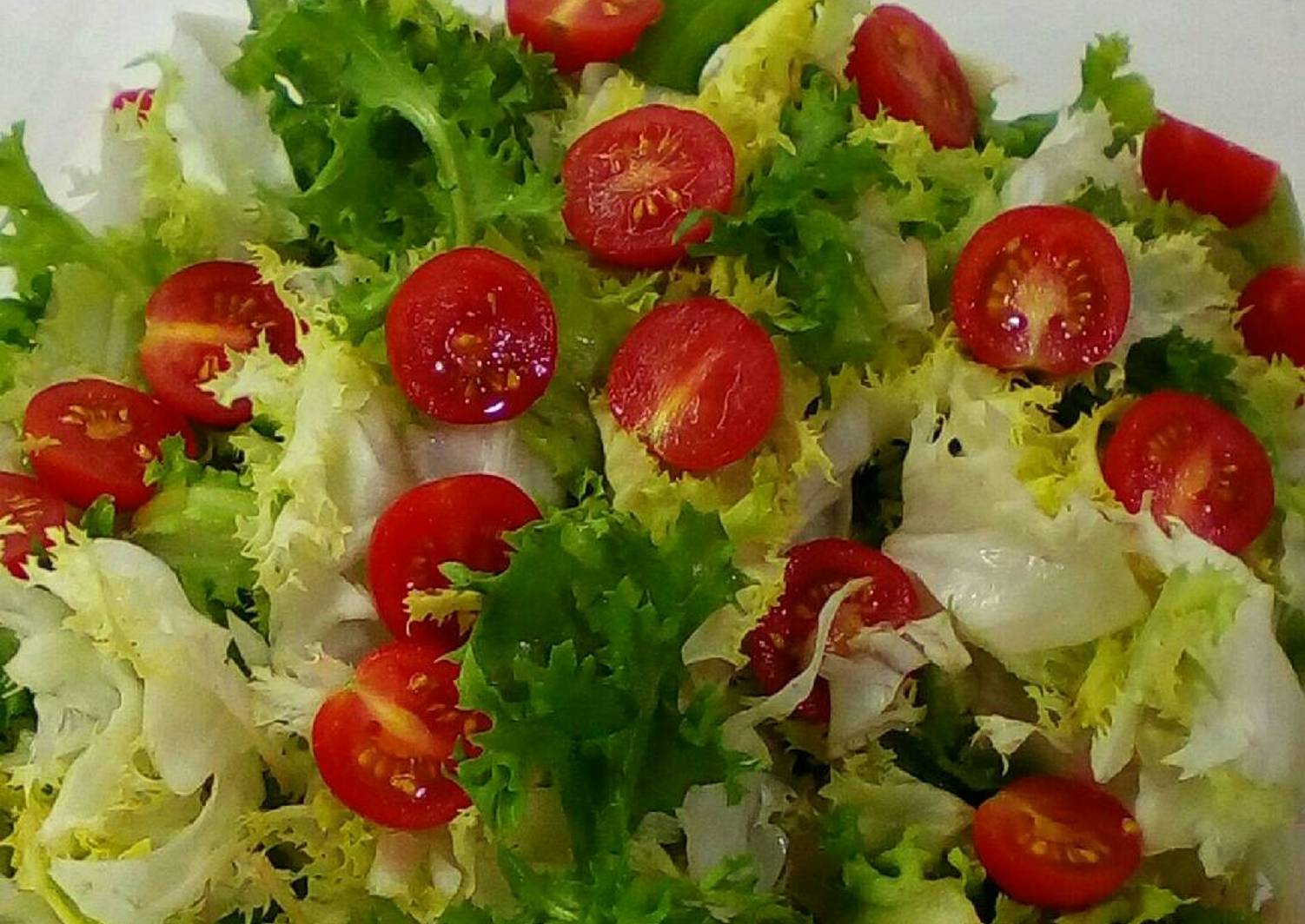 Ensalada De Escarola Tomate Cherri Y Queso De Burgos Receta De