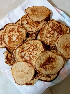 Una foto de Blinis de plátano