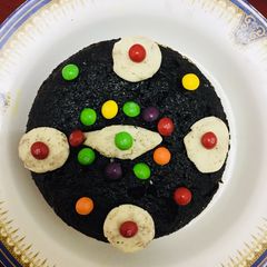 A picture of Oreo biscuits cake.