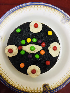 A picture of Oreo biscuits cake.