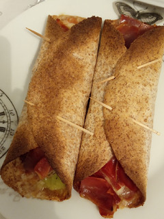 Una foto de Fajitas integrales de jamón