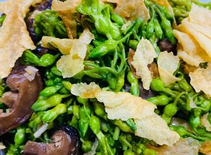 Hình của món Món chay dễ làm 🌱🍃: Bông thiên lý xào nấm đông cô + tàu hủ ky khô.