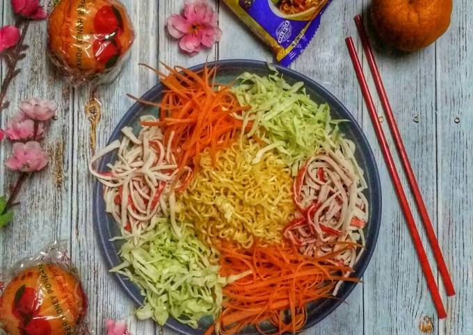 Yee Sang Maggi Goreng Asam Laksa