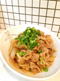 A picture of Easy Main Dish: Stir-Fried Sukiyaki-Style Pork and Fried Tofu.