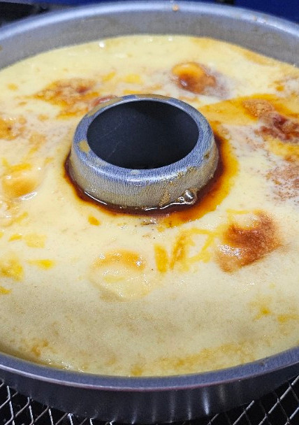 Una foto de Quesillo (flan venezolano) en la freidora de aire