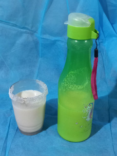 Una foto de Leche vegetal de maní