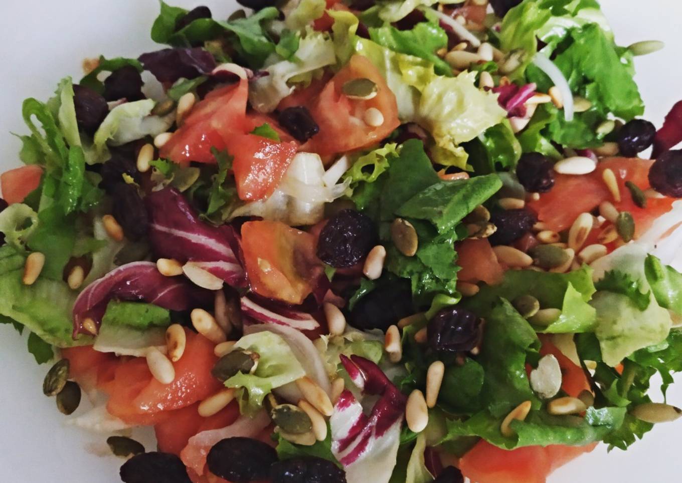 Brotes tiernos con frutos secos