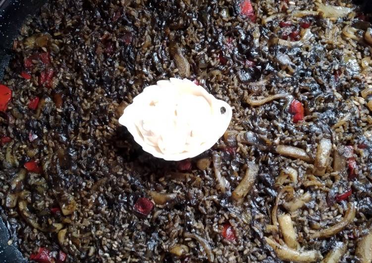 Arroz negro con calamar