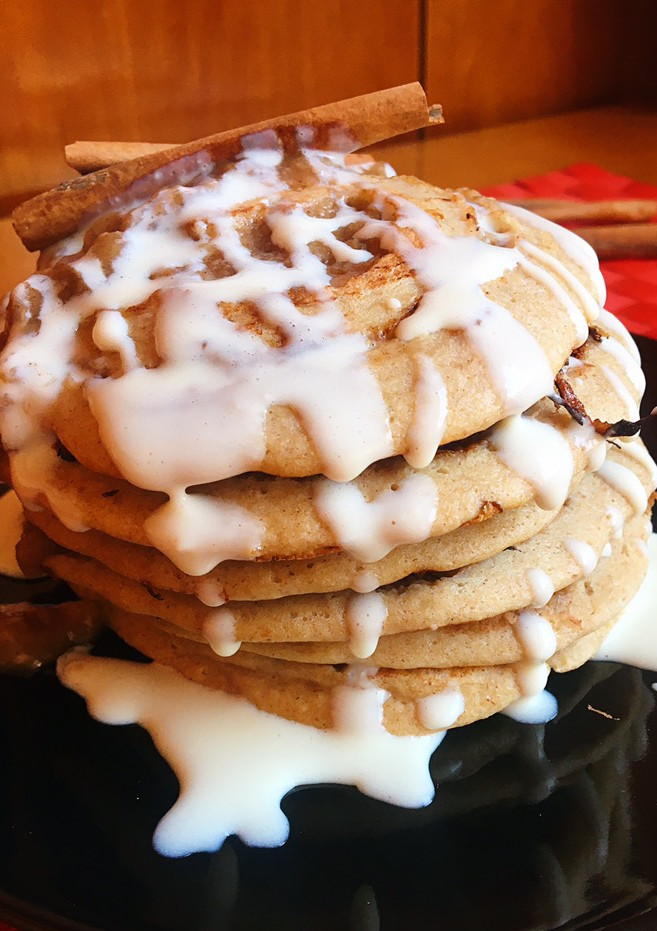 Una foto de Tortitas Cinnamon Roll fit