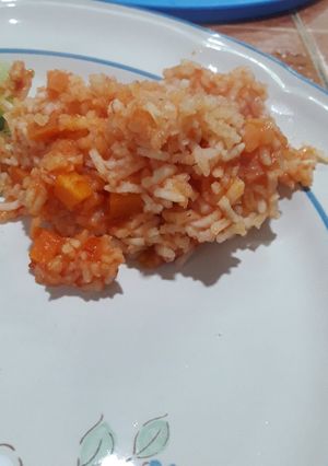Una foto de Arroz rojo con zanahoria