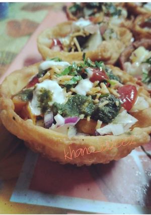 A picture of Katori chaat.